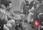 Immagine di Tedeschi a Monaco durante l'occupazione Monaco Germania, 1946, secondo 47 filmato di repertorio 65675070624