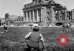 Immagine di Tedeschi a Monaco durante l'occupazione Monaco Germania, 1946, secondo 53 filmato di repertorio 65675070624