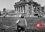 Immagine di Tedeschi a Monaco durante l'occupazione Monaco Germania, 1946, secondo 58 filmato di repertorio 65675070624