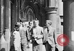 Immagine di Tedeschi a Monaco durante l'occupazione Monaco Germania, 1946, secondo 59 filmato di repertorio 65675070624