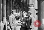 Immagine di Tedeschi a Monaco durante l'occupazione Monaco Germania, 1946, secondo 62 filmato di repertorio 65675070624
