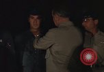 Immagine di Lyndon Baines Johnson alla base di Korat Della Thailandia, 1967, secondo 17 filmato di repertorio 65675070629