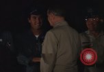 Immagine di Lyndon Baines Johnson alla base di Korat Della Thailandia, 1967, secondo 22 filmato di repertorio 65675070629