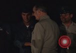 Immagine di Lyndon Baines Johnson alla base di Korat Della Thailandia, 1967, secondo 23 filmato di repertorio 65675070629