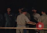 Immagine di Lyndon Baines Johnson alla base di Korat Della Thailandia, 1967, secondo 26 filmato di repertorio 65675070629