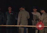 Immagine di Lyndon Baines Johnson alla base di Korat Della Thailandia, 1967, secondo 30 filmato di repertorio 65675070629
