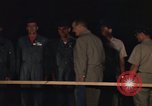 Immagine di Lyndon Baines Johnson alla base di Korat Della Thailandia, 1967, secondo 32 filmato di repertorio 65675070629