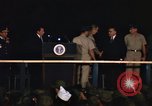 Immagine di Lyndon Baines Johnson alla base di Korat Della Thailandia, 1967, secondo 38 filmato di repertorio 65675070629