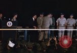 Immagine di Lyndon Baines Johnson alla base di Korat Della Thailandia, 1967, secondo 42 filmato di repertorio 65675070629