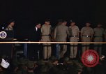 Immagine di Lyndon Baines Johnson alla base di Korat Della Thailandia, 1967, secondo 43 filmato di repertorio 65675070629