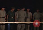 Immagine di Lyndon Baines Johnson alla base di Korat Della Thailandia, 1967, secondo 45 filmato di repertorio 65675070629