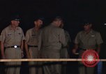 Immagine di Lyndon Baines Johnson alla base di Korat Della Thailandia, 1967, secondo 47 filmato di repertorio 65675070629