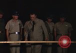 Immagine di Lyndon Baines Johnson alla base di Korat Della Thailandia, 1967, secondo 50 filmato di repertorio 65675070629