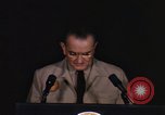 Immagine di Discorso di Lyndon Baines Johnson alla base di Korat Della Thailandia, 1967, secondo 15 filmato di repertorio 65675070630