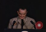 Immagine di Discorso di Lyndon Baines Johnson alla base di Korat Della Thailandia, 1967, secondo 16 filmato di repertorio 65675070630