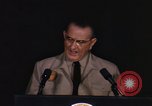 Immagine di Discorso di Lyndon Baines Johnson alla base di Korat Della Thailandia, 1967, secondo 22 filmato di repertorio 65675070630
