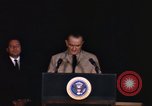 Immagine di Discorso di Lyndon Baines Johnson alla base di Korat Della Thailandia, 1967, secondo 32 filmato di repertorio 65675070630