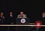 Immagine di Discorso di Lyndon Baines Johnson alla base di Korat Della Thailandia, 1967, secondo 36 filmato di repertorio 65675070630