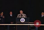 Immagine di Discorso di Lyndon Baines Johnson alla base di Korat Della Thailandia, 1967, secondo 41 filmato di repertorio 65675070630