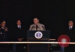 Immagine di Discorso di Lyndon Baines Johnson alla base di Korat Della Thailandia, 1967, secondo 45 filmato di repertorio 65675070630