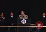 Immagine di Discorso di Lyndon Baines Johnson alla base di Korat Della Thailandia, 1967, secondo 48 filmato di repertorio 65675070630