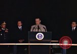 Immagine di Discorso di Lyndon Baines Johnson alla base di Korat Della Thailandia, 1967, secondo 55 filmato di repertorio 65675070630