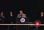 Immagine di Discorso di Lyndon Baines Johnson alla base di Korat Della Thailandia, 1967, secondo 57 filmato di repertorio 65675070630
