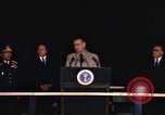 Immagine di Discorso di Lyndon Baines Johnson alla base di Korat Della Thailandia, 1967, secondo 61 filmato di repertorio 65675070630