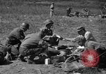 Standbild paratroop Invasion der Corregidor Mindoro (Philippinen), 1945, aus Sekunde 5 historischem Filmmaterial Videoclip 65675070642