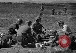Standbild paratroop Invasion der Corregidor Mindoro (Philippinen), 1945, aus Sekunde 15 historischem Filmmaterial Videoclip 65675070642