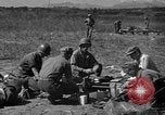 Standbild paratroop Invasion der Corregidor Mindoro (Philippinen), 1945, aus Sekunde 16 historischem Filmmaterial Videoclip 65675070642