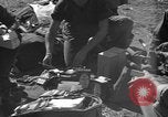 Standbild paratroop Invasion der Corregidor Mindoro (Philippinen), 1945, aus Sekunde 17 historischem Filmmaterial Videoclip 65675070642
