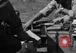 Standbild paratroop Invasion der Corregidor Mindoro (Philippinen), 1945, aus Sekunde 28 historischem Filmmaterial Videoclip 65675070642