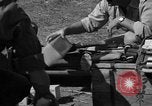 Standbild paratroop Invasion der Corregidor Mindoro (Philippinen), 1945, aus Sekunde 29 historischem Filmmaterial Videoclip 65675070642