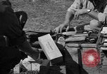 Standbild paratroop Invasion der Corregidor Mindoro (Philippinen), 1945, aus Sekunde 31 historischem Filmmaterial Videoclip 65675070642