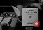 Standbild paratroop Invasion der Corregidor Mindoro (Philippinen), 1945, aus Sekunde 34 historischem Filmmaterial Videoclip 65675070642