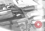 Standbild paratroop Invasion der Corregidor Mindoro (Philippinen), 1945, aus Sekunde 47 historischem Filmmaterial Videoclip 65675070642