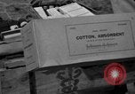 Standbild paratroop Invasion der Corregidor Mindoro (Philippinen), 1945, aus Sekunde 55 historischem Filmmaterial Videoclip 65675070642