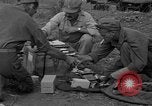 Standbild paratroop Invasion der Corregidor Mindoro (Philippinen), 1945, aus Sekunde 60 historischem Filmmaterial Videoclip 65675070642