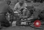 Standbild paratroop Invasion der Corregidor Mindoro (Philippinen), 1945, aus Sekunde 62 historischem Filmmaterial Videoclip 65675070642