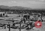 Immagine di Paratroop invasione Mindoro Filippine, 1945, secondo 8 filmato di repertorio 65675070643