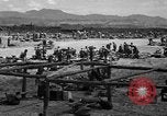 Immagine di Paratroop invasione Mindoro Filippine, 1945, secondo 16 filmato di repertorio 65675070643