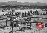 Immagine di Paratroop invasione Mindoro Filippine, 1945, secondo 18 filmato di repertorio 65675070643
