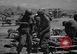 Immagine di Paratroop invasione Mindoro Filippine, 1945, secondo 22 filmato di repertorio 65675070643