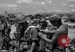 Immagine di Paratroop invasione Mindoro Filippine, 1945, secondo 54 filmato di repertorio 65675070643