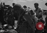 Immagine di Paratroop invasione del Corregidor Mindoro Filippine, 1945, secondo 45 filmato di repertorio 65675070644