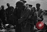 Immagine di Paratroop invasione del Corregidor Mindoro Filippine, 1945, secondo 55 filmato di repertorio 65675070644