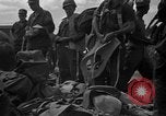 Standbild Fallschirmjäger Invasion der Corregidor Mindoro (Philippinen), 1945, aus Sekunde 42 historischem Filmmaterial Videoclip 65675070645