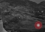 Standbild paratroop Invasion Corregidor Island Philippinen, 1945, aus Sekunde 9 historischem Filmmaterial Videoclip 65675070646