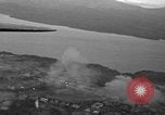 Standbild paratroop Invasion Corregidor Island Philippinen, 1945, aus Sekunde 19 historischem Filmmaterial Videoclip 65675070646